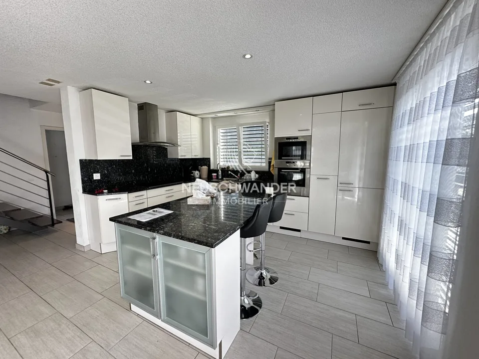 Maison familiale de 5.5 pièces à vendre à Bassecourt