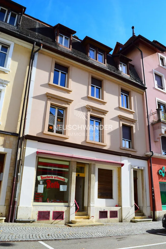 À vendre à Moutier immeuble de rendement de 3 logements et 1 commerce