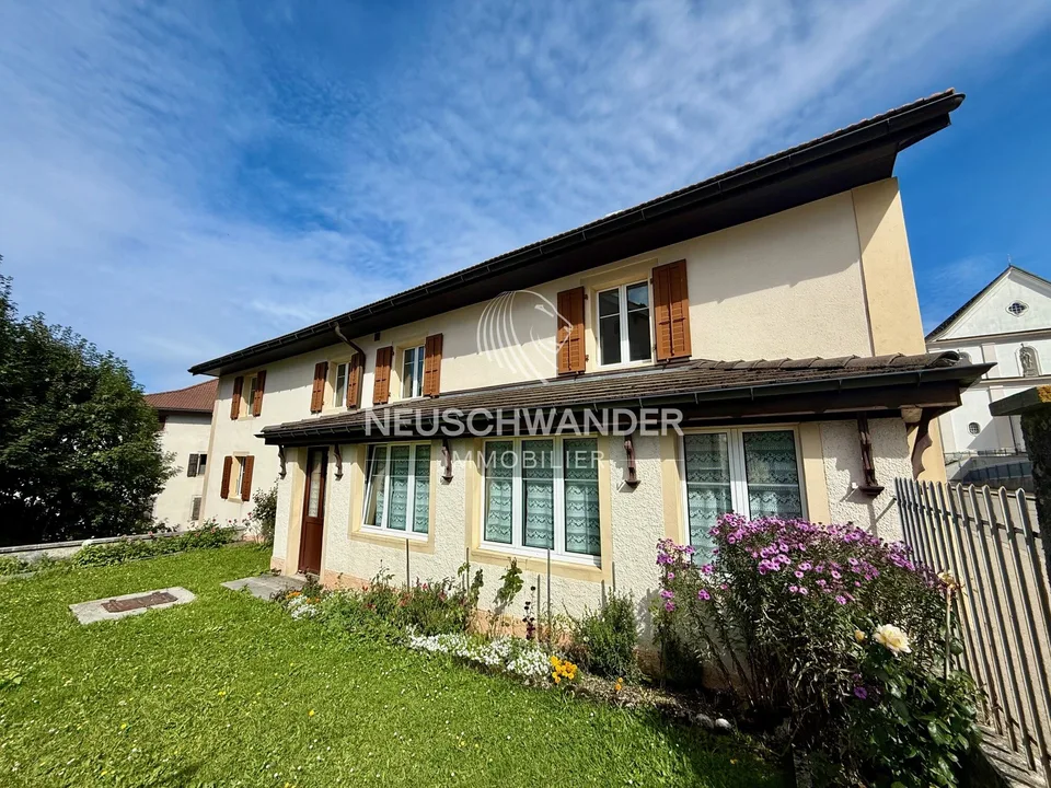 À Saignelégier immeuble avec 1 commerce et 4 logements à vendre
