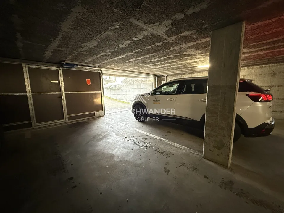Zu verkaufen in einer Tiefgarage 1 Parkplatz in Delémont