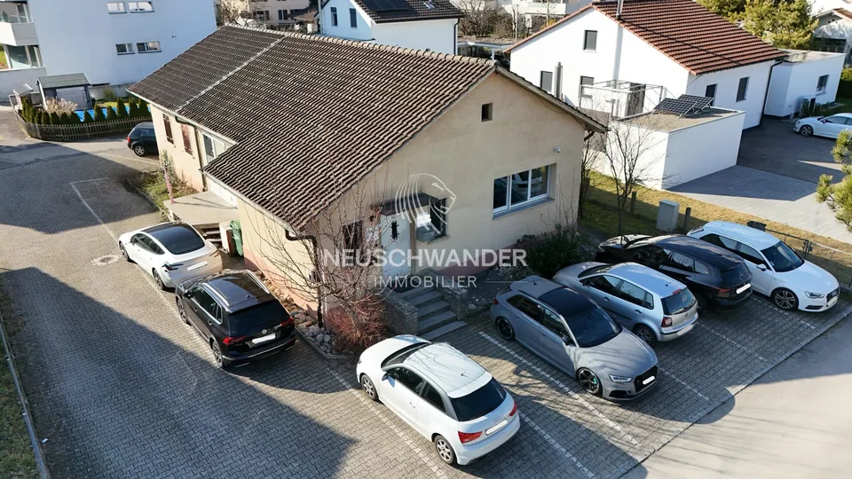 Atelier à transformer en une maison familiale à Bassecourt à vendre