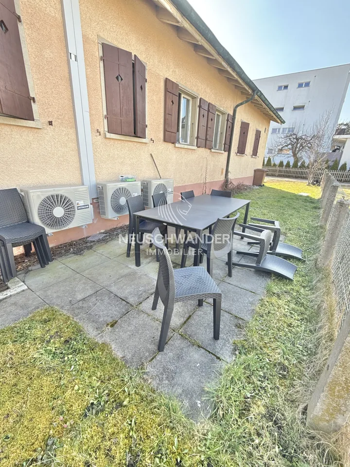 Atelier à transformer en une maison familiale à Bassecourt à vendre