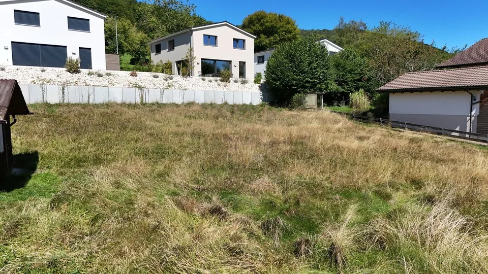 Nel villaggio di Movelier terreno di 682 m2 in vendita