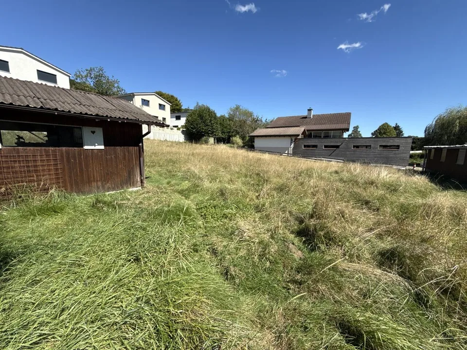 Nel villaggio di Movelier terreno di 682 m2 in vendita
