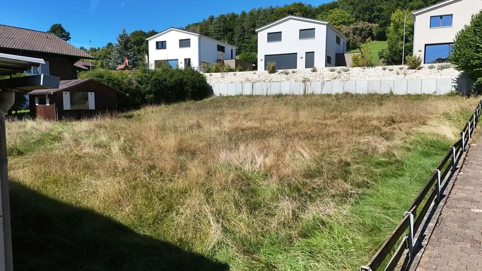 Nel villaggio di Movelier terreno di 682 m2 in vendita