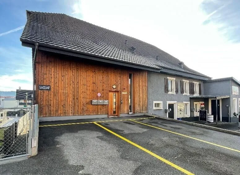 À vendre à Alle immeuble de 4 appartements et 1 restaurant