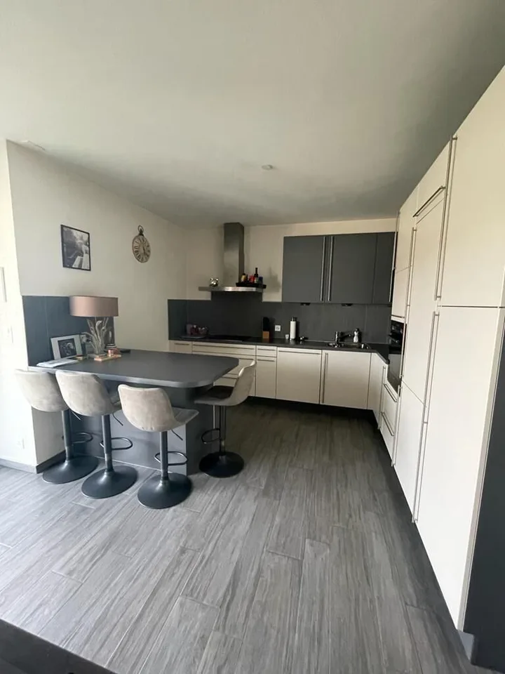 In vendita ad Alle edificio con 4 appartamenti e 1 ristorante