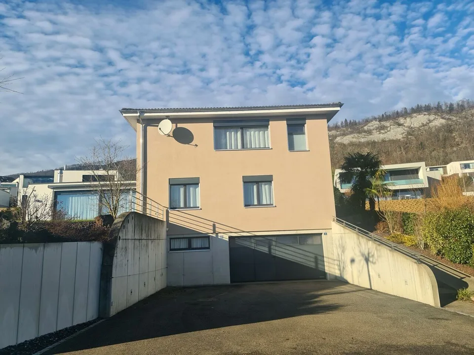 Villa di 8,5 stanze in vendita sulle alture di Delémont