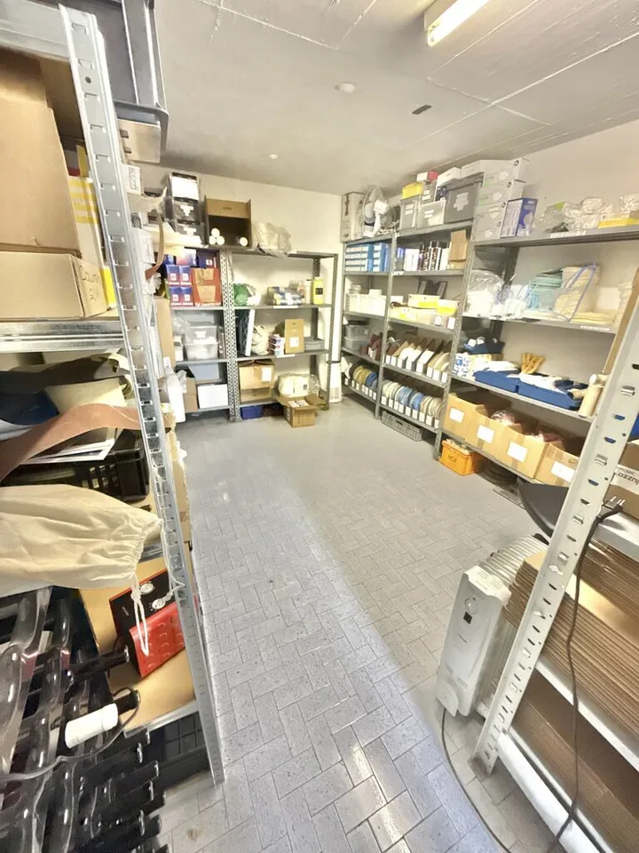 In vendita a Bassecourt ampio laboratorio di lucidatura con 10 stanze – foto 6 di 13