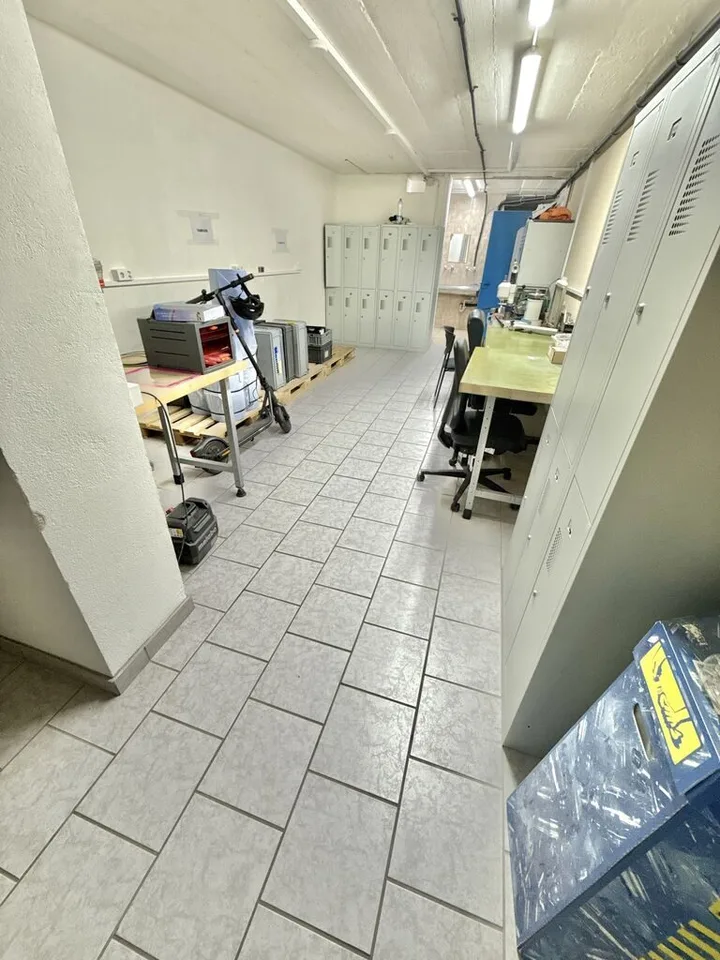 In vendita a Bassecourt ampio laboratorio di lucidatura con 10 stanze – foto 8 di 13