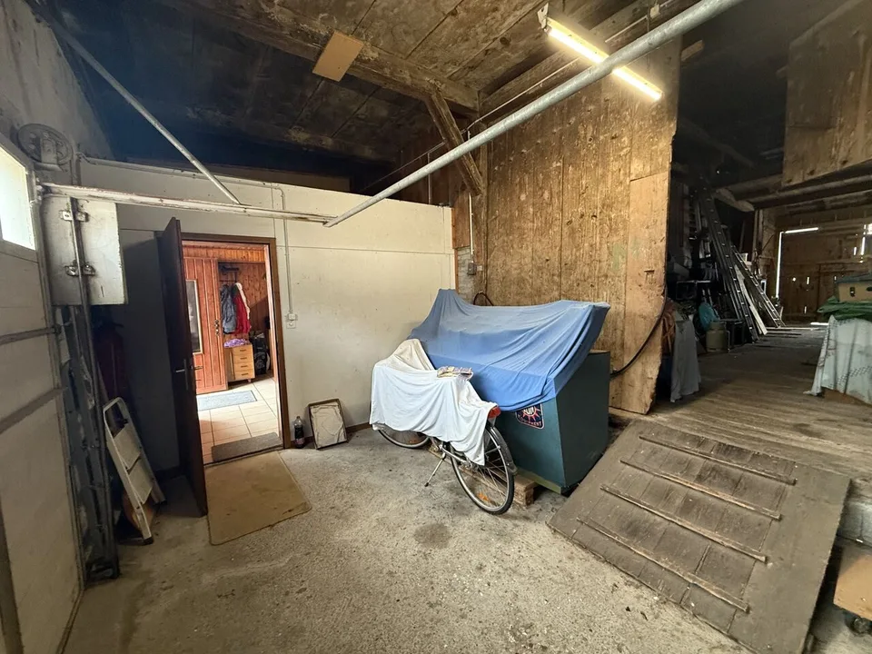 In vendita a Courfaivre casa con 2 appartamenti da ristrutturare
