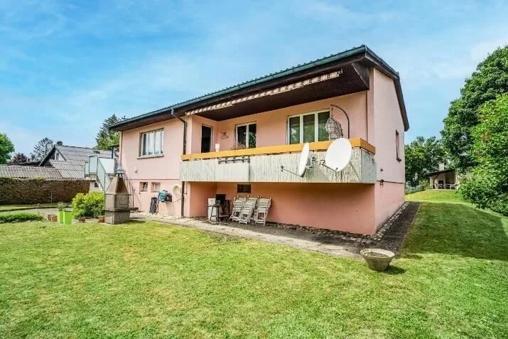 À vendre à Courroux spacieuse maison individuelle de 6 pièces