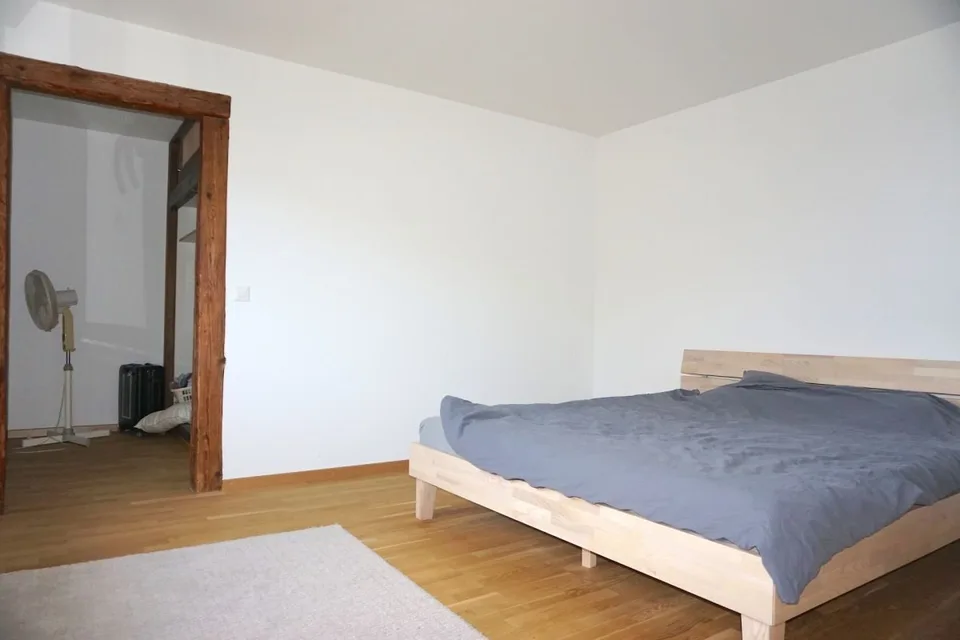In vendita a Bassecourt, una casa con 8,5 stanze e 1 laboratorio