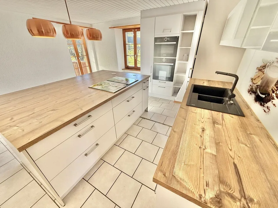 In vendita casa con 2 appartamenti ristrutturati a Courchapoix
