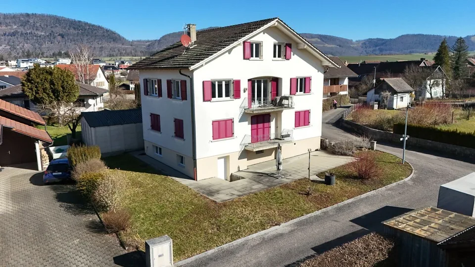 À Corban maison locative de 2 appartements à vendre