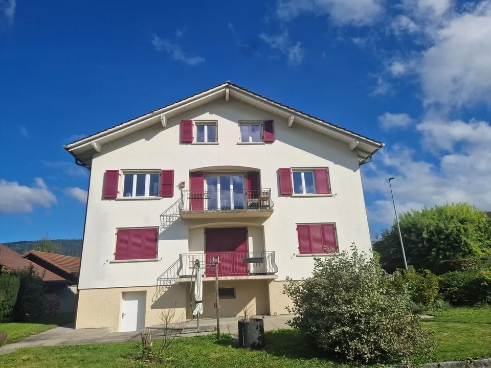 In Corban, Mietshaus mit 2 Wohnungen zu verkaufen