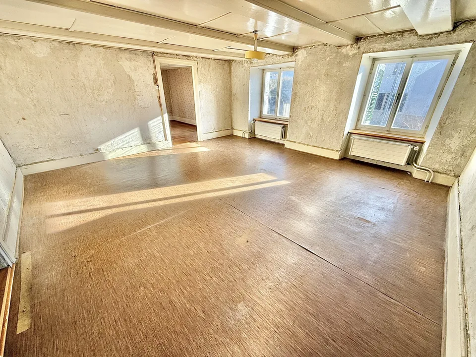 In vendita casa familiare di 5,5 stanze da ristrutturare a Corban