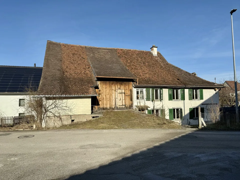 In vendita casa familiare di 5,5 stanze da ristrutturare a Corban – foto 9 di 12