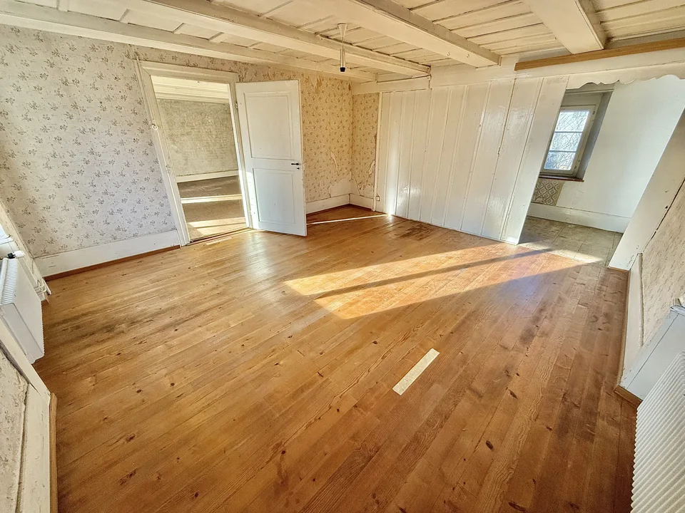 In vendita casa familiare di 5,5 stanze da ristrutturare a Corban
