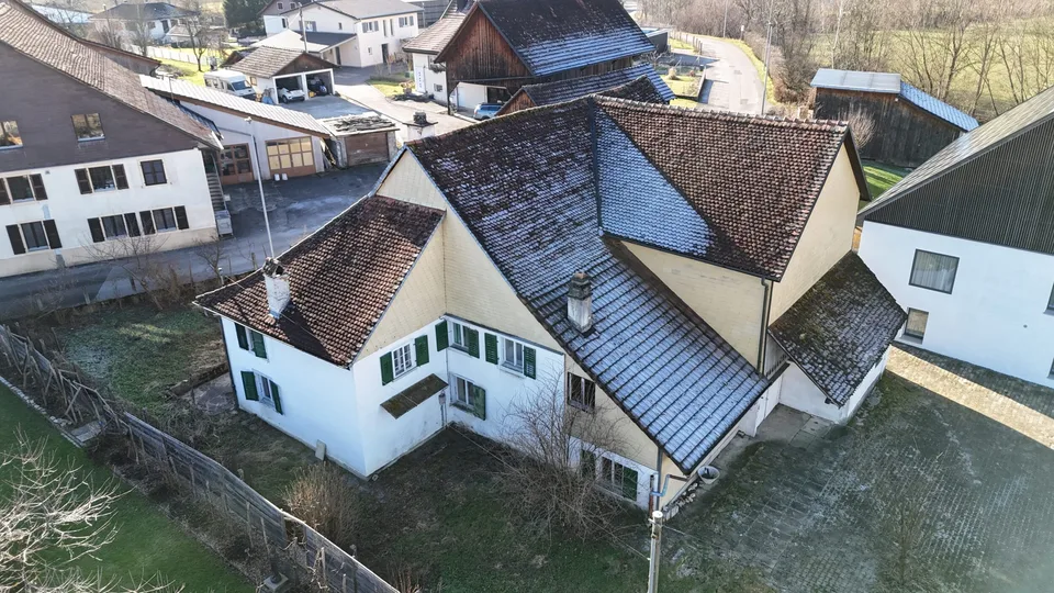 À vendre maison familiale de 5.5 pièces à rénover à Corban