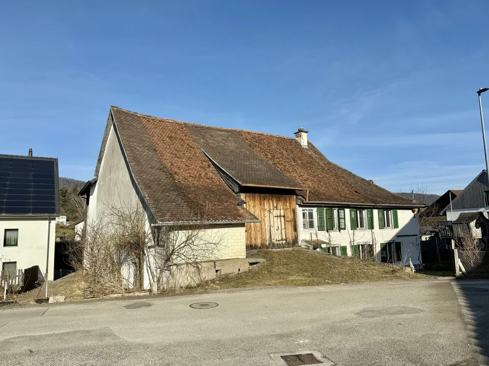 In vendita casa familiare di 5,5 stanze da ristrutturare a Corban – foto 12 di 12