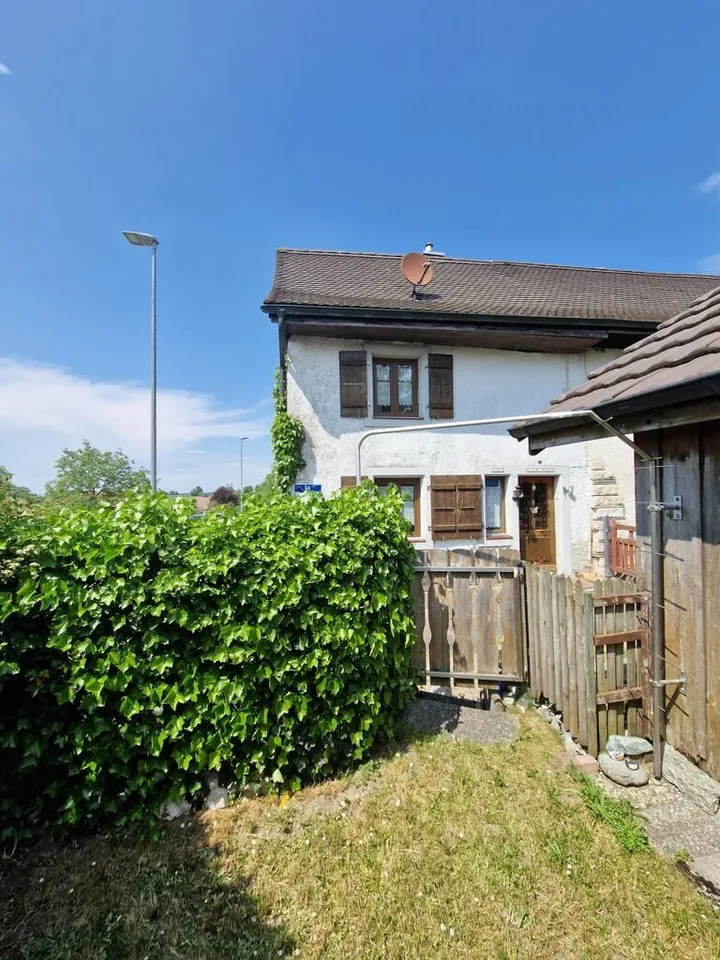 Charmantes Ferienhaus mit 3,5 Zimmern in Pleigne zu verkaufen – Foto 12 von 13