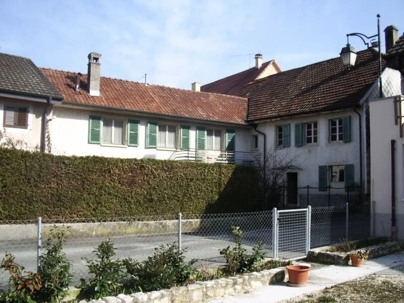 Grande edificio ristrutturato di 8 stanze in vendita ad Alle