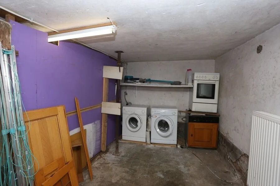 Grande bâtisse rénovée de 8 pièces à vendre à Alle – photo 13 sur 13