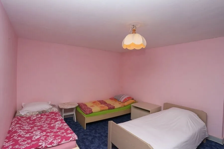 Grande bâtisse rénovée de 8 pièces à vendre à Alle – photo 11 sur 13
