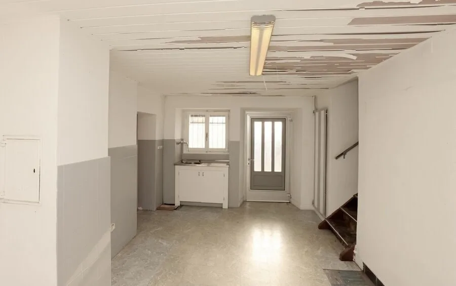 In vendita casa familiare di 5,5 stanze da ristrutturare a Fregiécourt