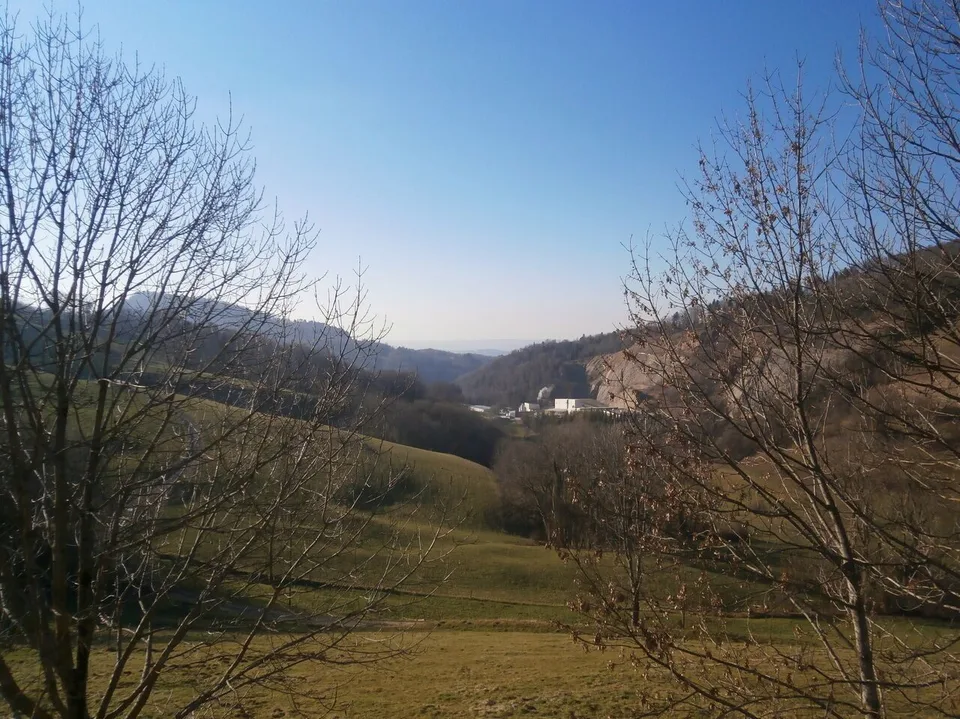 In vendita casa in affitto con 2 appartamenti e 1 locale commerciale ad Asuel – foto 10 di 10