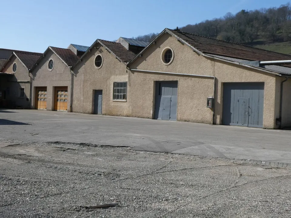 Zu verkaufen in St-Ursanne Industriegebiet mit vermieteten Flächen – Foto 8 von 12