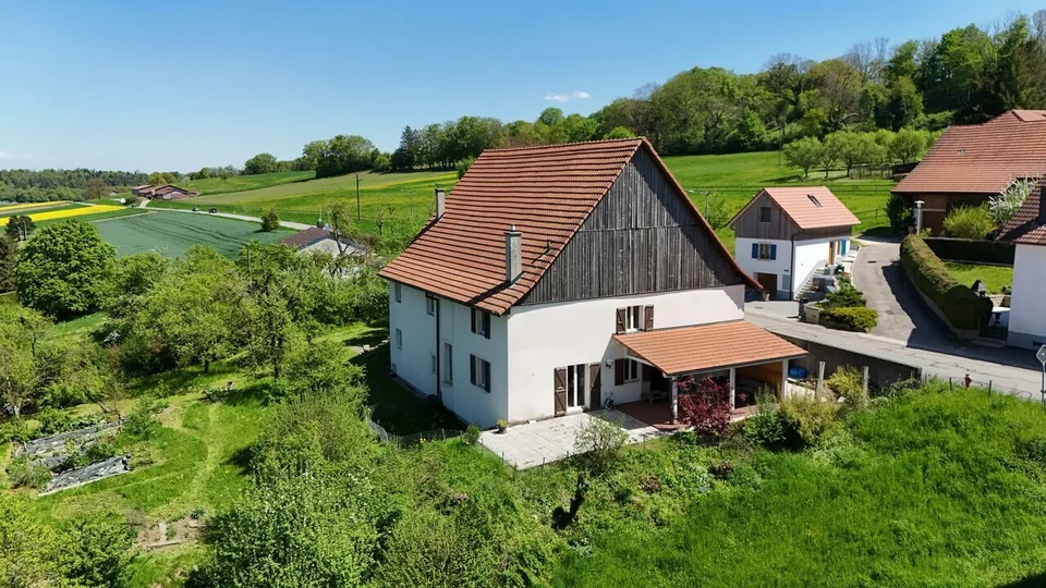 Appartamento in vendita di 4,5 locali in una fattoria ristrutturata a Chevenez – foto 12 di 13
