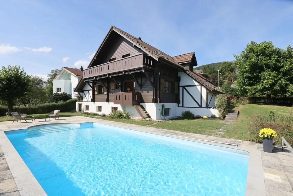 Villa de caractère de 9 pièces à Montsevelier