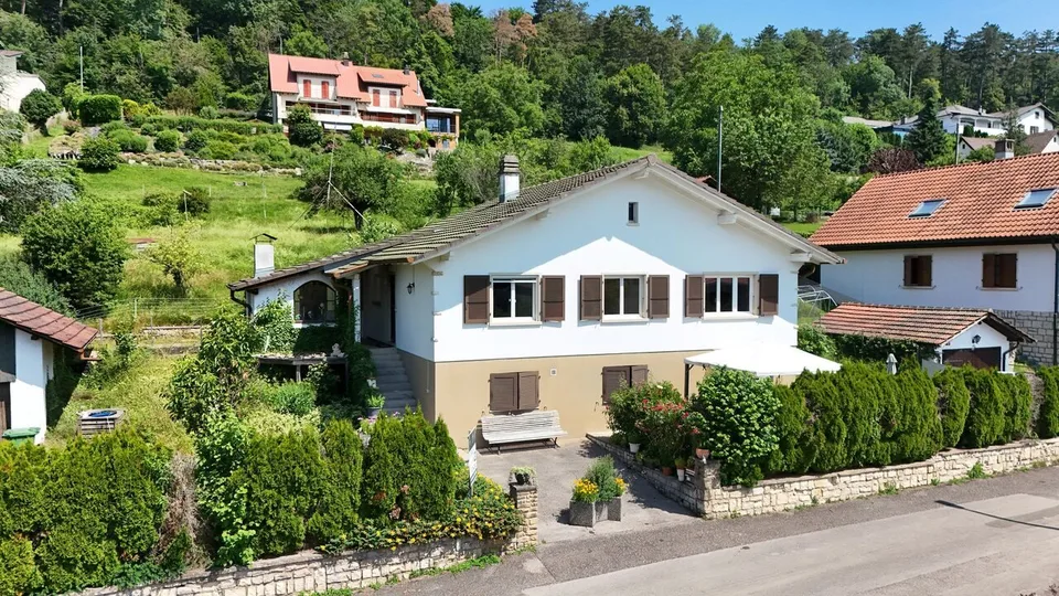 Maison familiale de 9 pièces à vendre à Fontenais