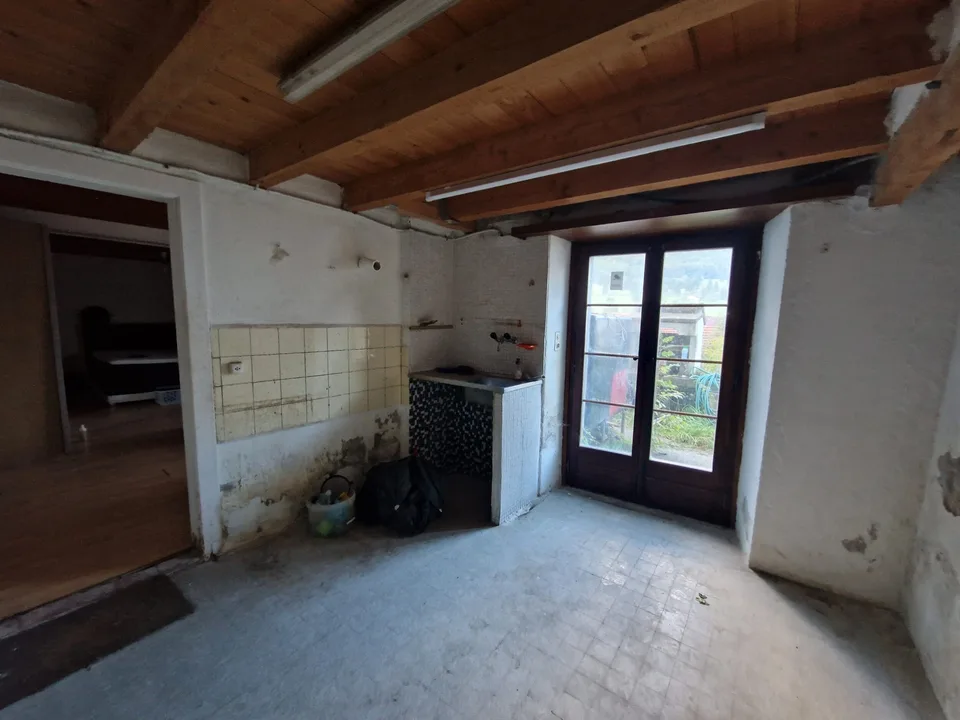 Grande edificio con 2 appartamenti in vendita a Eschert – foto 9 di 13