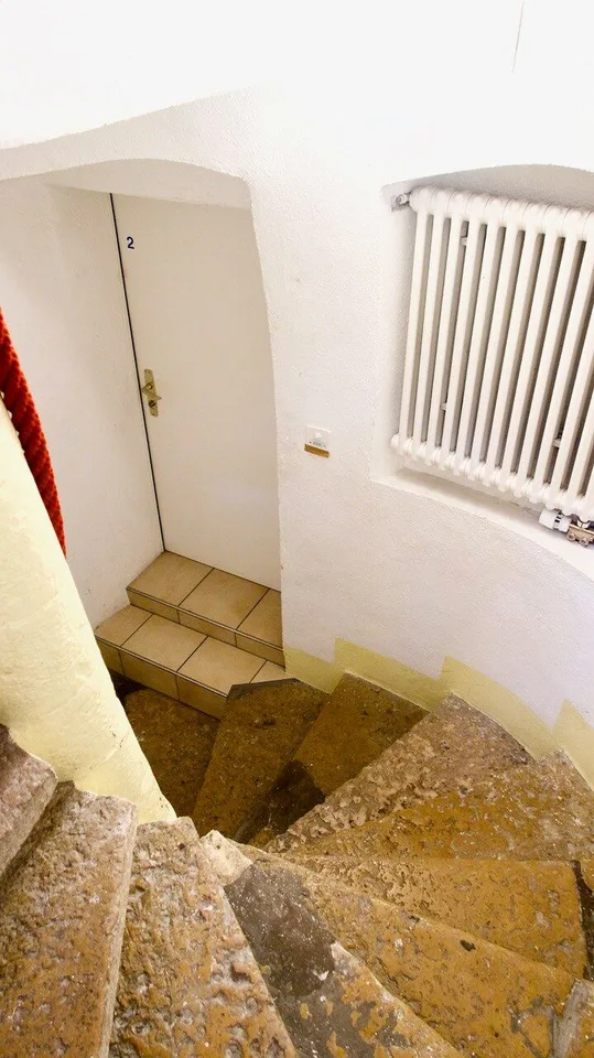 Edificio con 4 appartamenti e 1 spazio commerciale in vendita