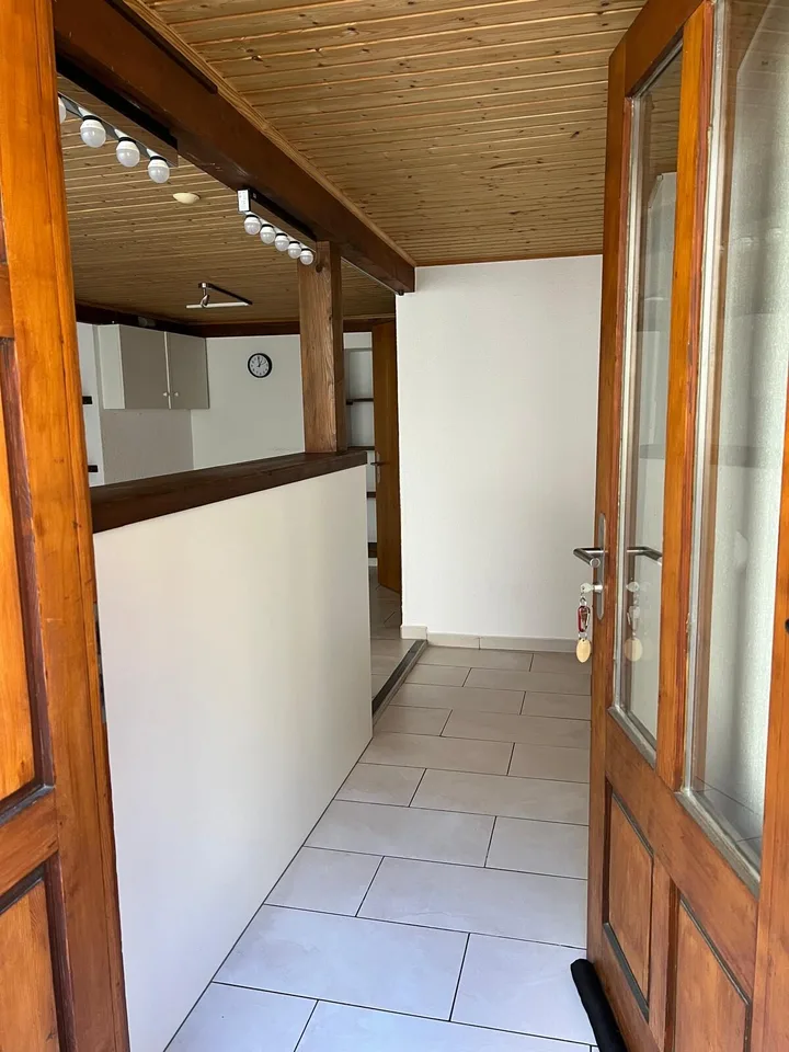 Edificio con 4 appartamenti e 1 spazio commerciale in vendita a Porrentruy – foto 10 di 13