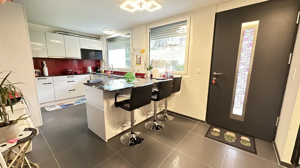In vendita casa a schiera con 6 stanze a Moutier