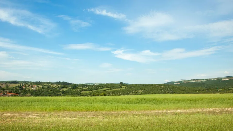 Terrain à bâtir avec ou sans permis de construire