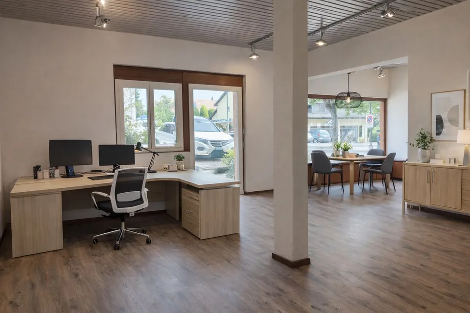 Local commercial polyvalent de 122m2 avec sous-sol et parkings