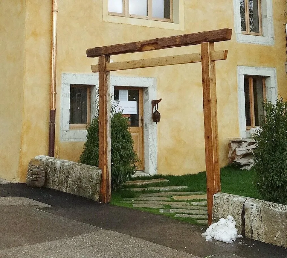 Zu verkaufen renovierte alte Mühle im Dorf Lamboing