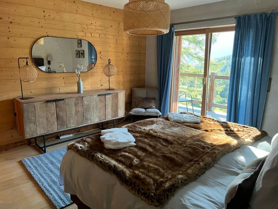 Eccezionale chalet di alta gamma in pietra e legno antico a due passi dal centro di Crans e dal golf – foto 8 di 12