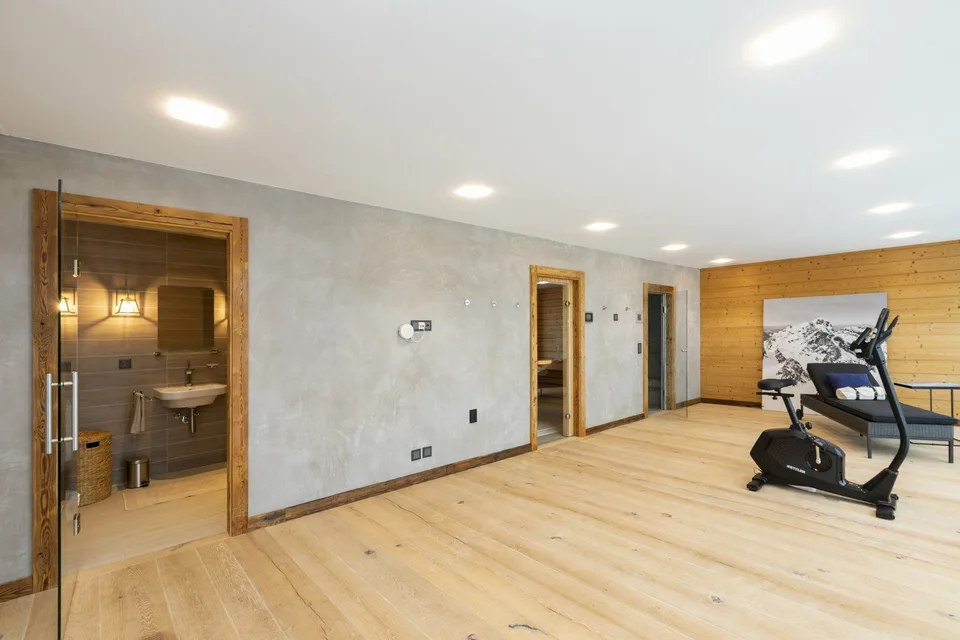 Eccezionale chalet di alta gamma in pietra e legno antico a due passi dal centro di Crans e dal golf – foto 12 di 12