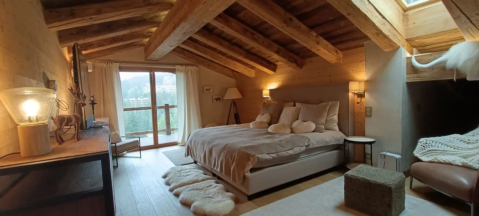 Eccezionale chalet di alta gamma in pietra e legno antico a due passi dal centro di Crans e dal golf – foto 6 di 12