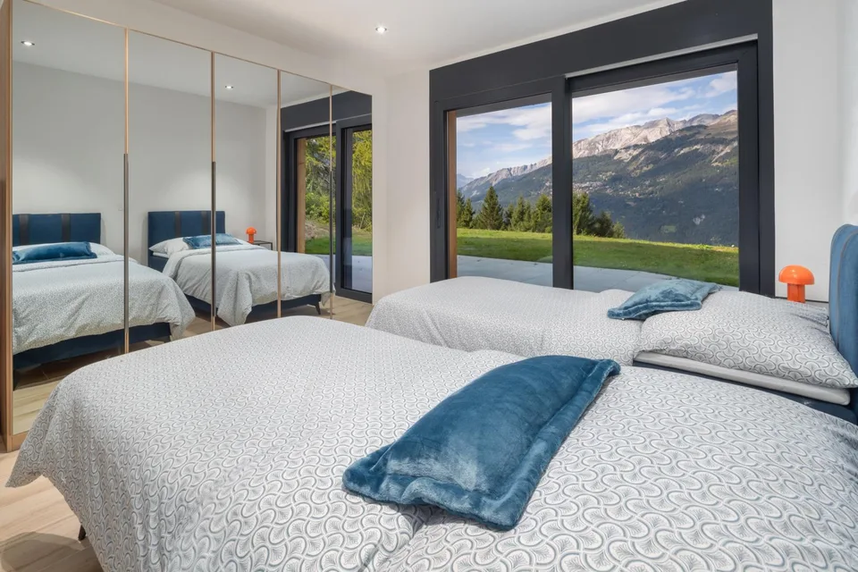 A SAISIR Chalet neuf à Crans-Montana en bordure de zone agricole