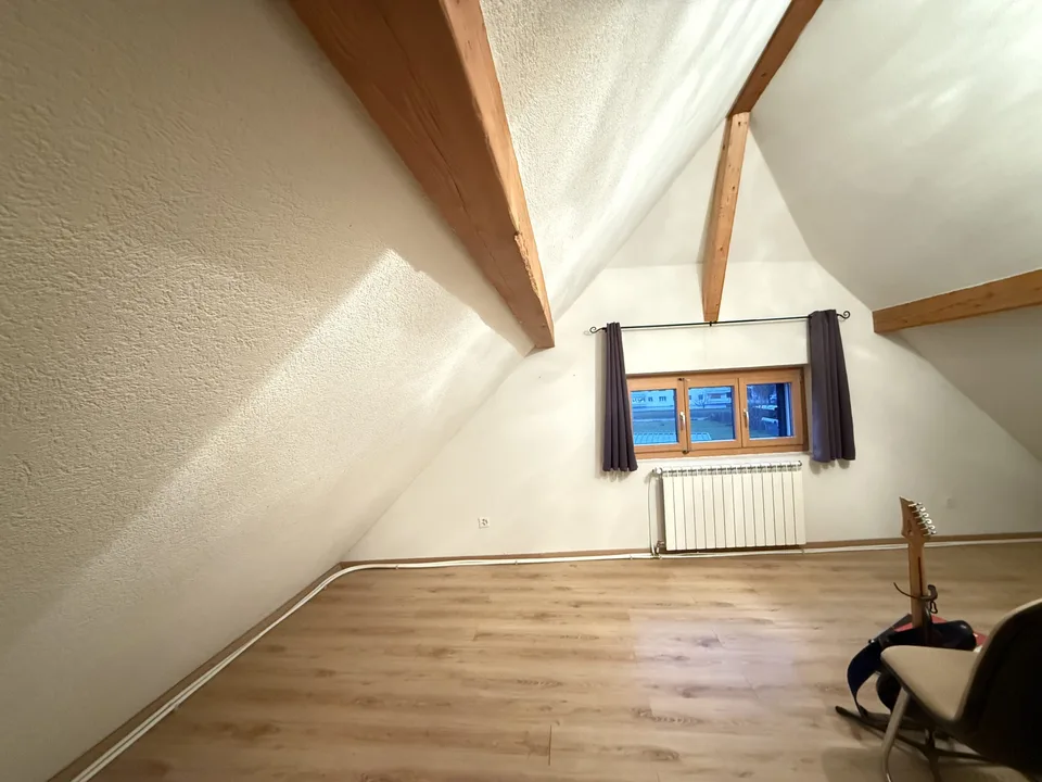 À vendre à Courrendlin maison de 4.5 pièces – photo 9 sur 11