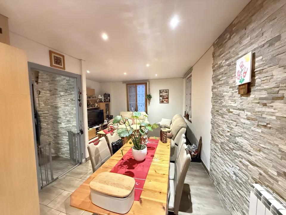 In vendita a Courrendlin, casa di 4,5 stanze