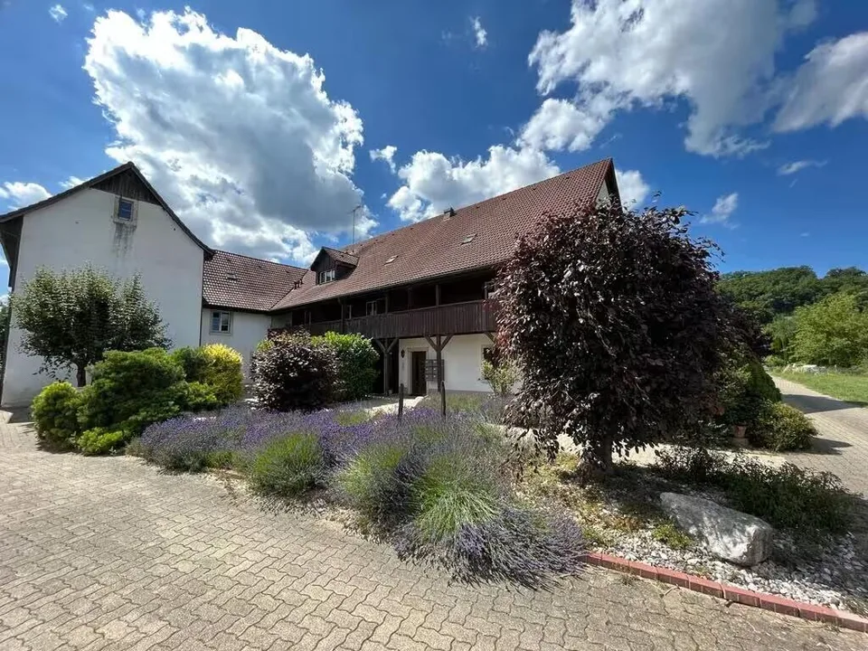 À Chevenez immeuble de rendement de 11 appartements à vendre