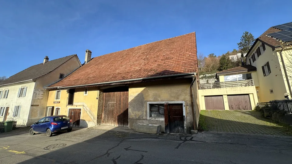 Haus zu renovieren mit Projekt von 4 Wohnungen in Fontenais zu verkaufen